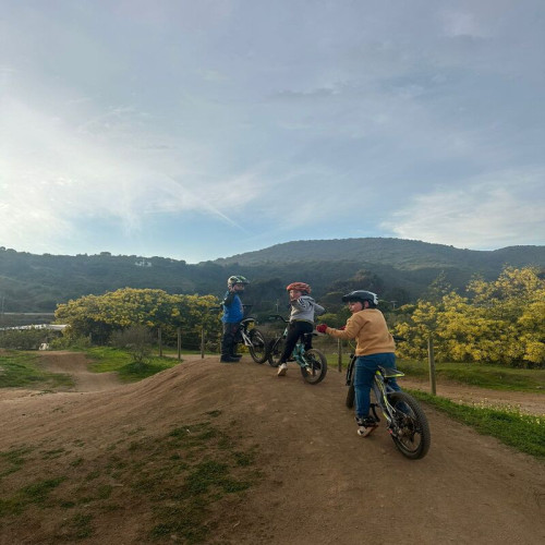 Clases Grupales MTB en Bicicleta con Pedales